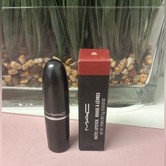 NWT MAC Matte Lipstick DIVA 603 - Picture 3 of 4